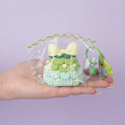 Pawtoto Gâteau Crème de Fêtes Jouet anti-stress en silicone alimentaire fait main, texture douce et rebond rapide.