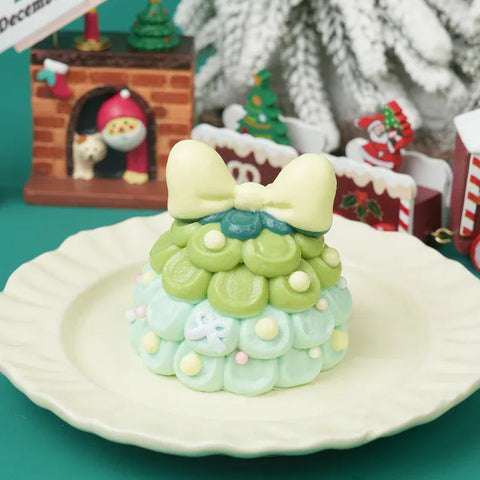 Pawtoto Gâteau Crème de Fêtes Jouet anti-stress en silicone alimentaire fait main, texture douce et rebond rapide.